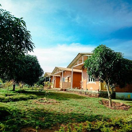 Suggee Resort Jigani Extérieur photo